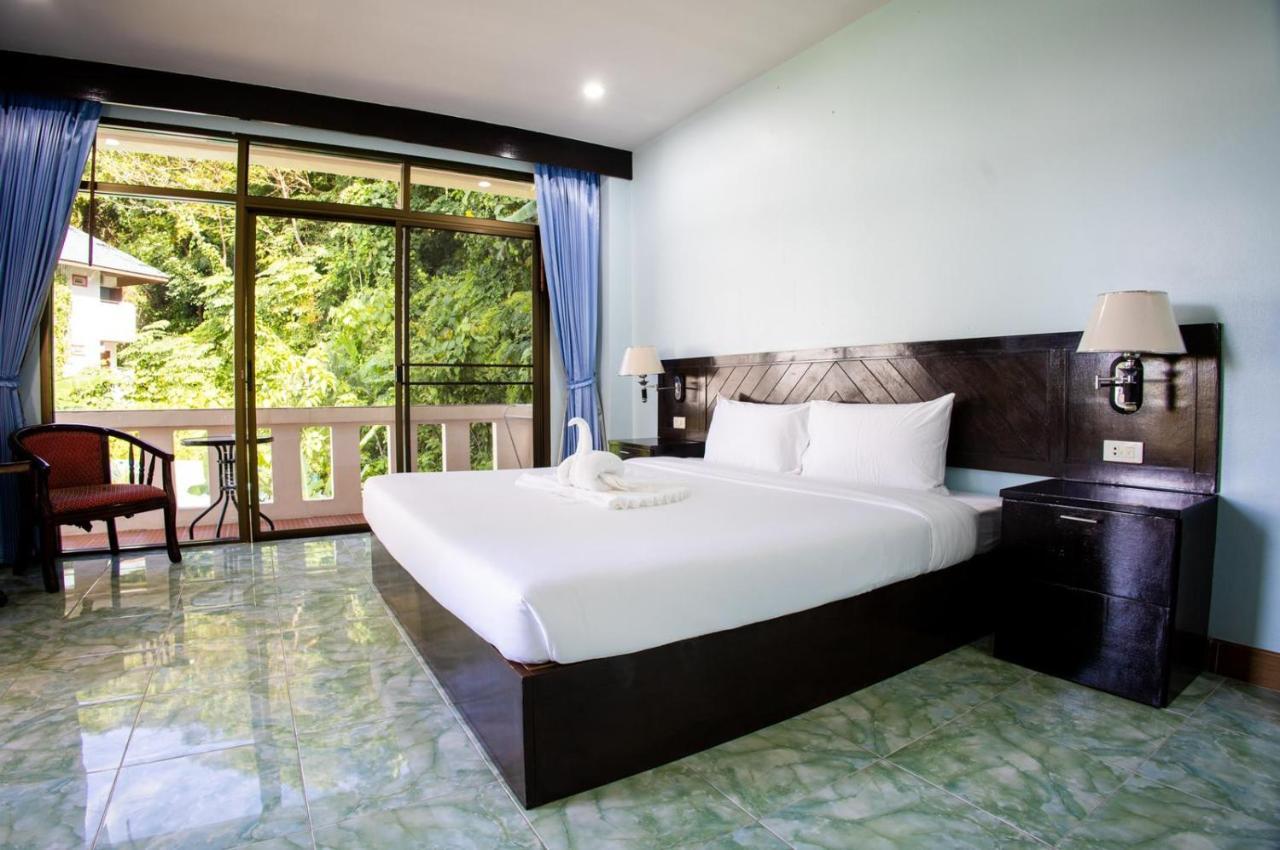 Готель Riviera Patong Екстер'єр фото